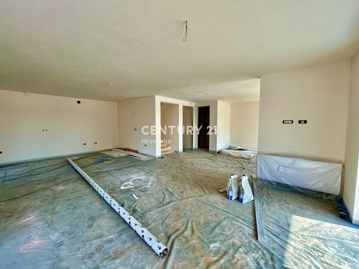 UMAG, VILA SAMO 150 METROV OD PLAŽE IN MORJA