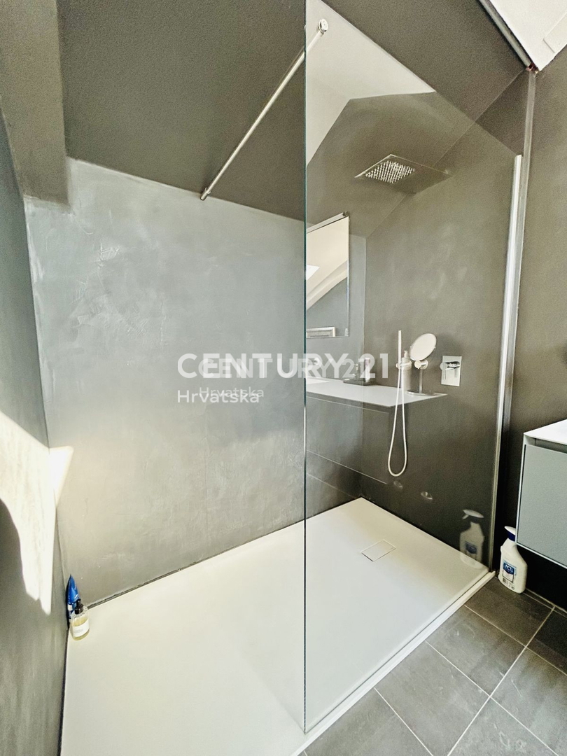 Prodaja, stanovanje, 2-prostorsko, Istarska županija, Umag