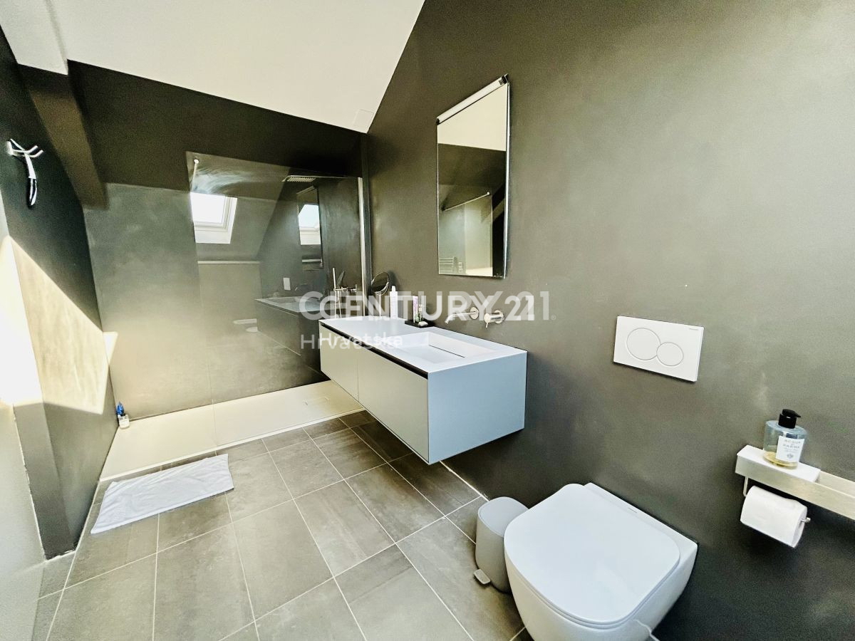 Prodaja, stanovanje, 2-prostorsko, Istarska županija, Umag