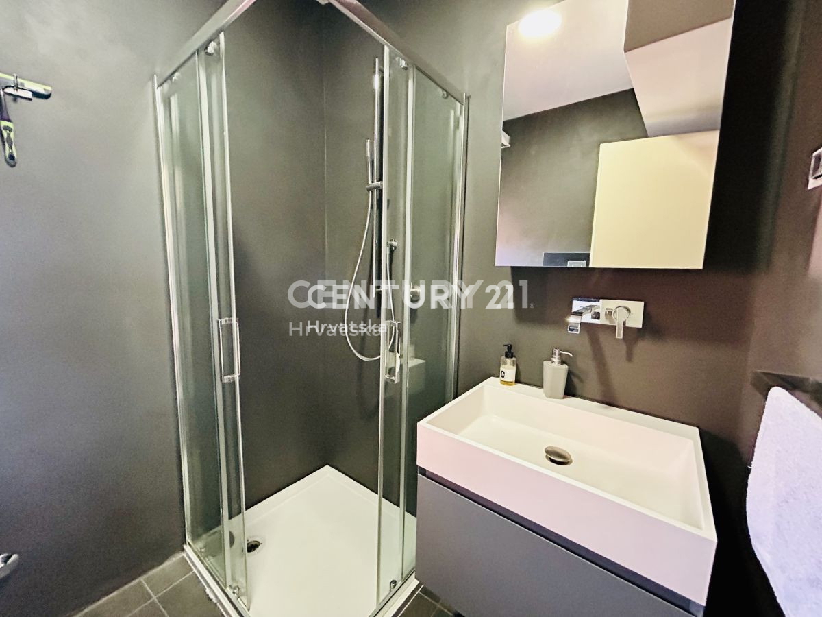 Prodaja, stanovanje, 2-prostorsko, Istarska županija, Umag