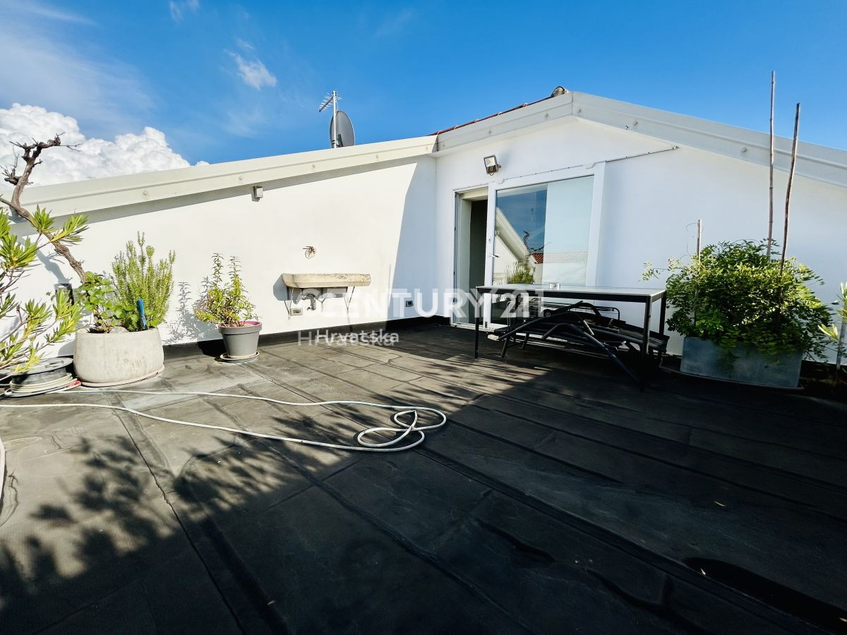 Prodaja, stanovanje, 2-prostorsko, Istarska županija, Umag