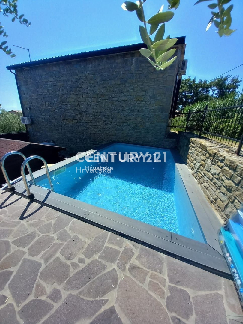 Prodaja, hiša, samostojna, Istarska županija, Buje, Momjan