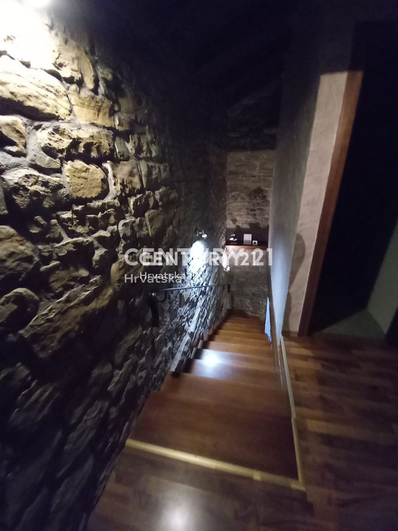 Prodaja, hiša, samostojna, Istarska županija, Buje, Momjan