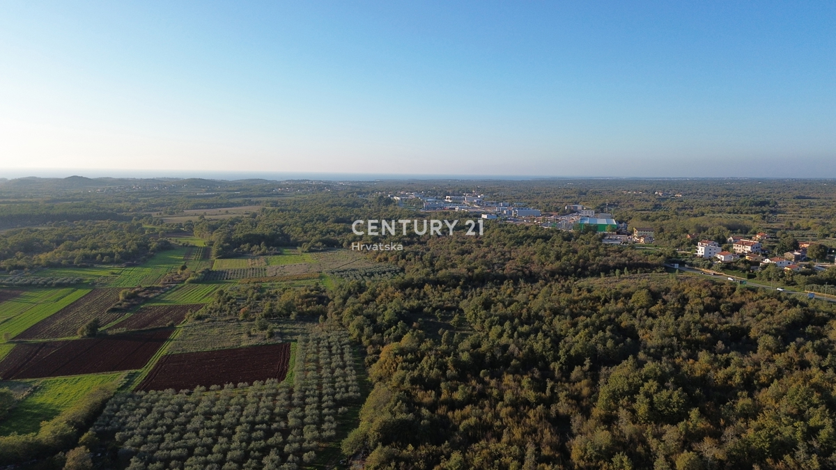 POREČ, RADMANI, GRADBENO ZEMLJIŠČE PRAVILNE OBLIKE