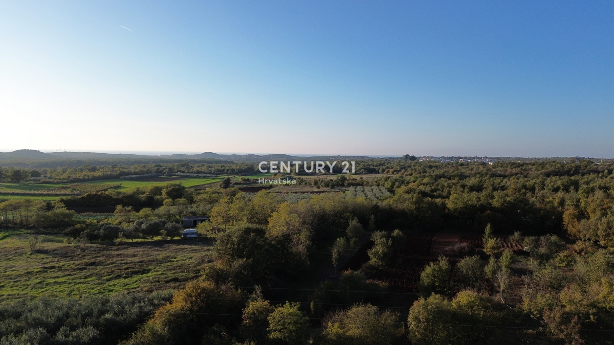 POREČ, RADMANI, GRADBENO ZEMLJIŠČE PRAVILNE OBLIKE