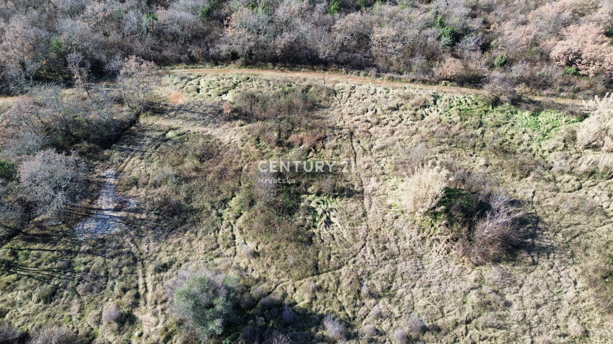 UMAG, OKOLICA, GRADBENO ZEMLJIŠČE S POMEMBNIM POTENCIALOM