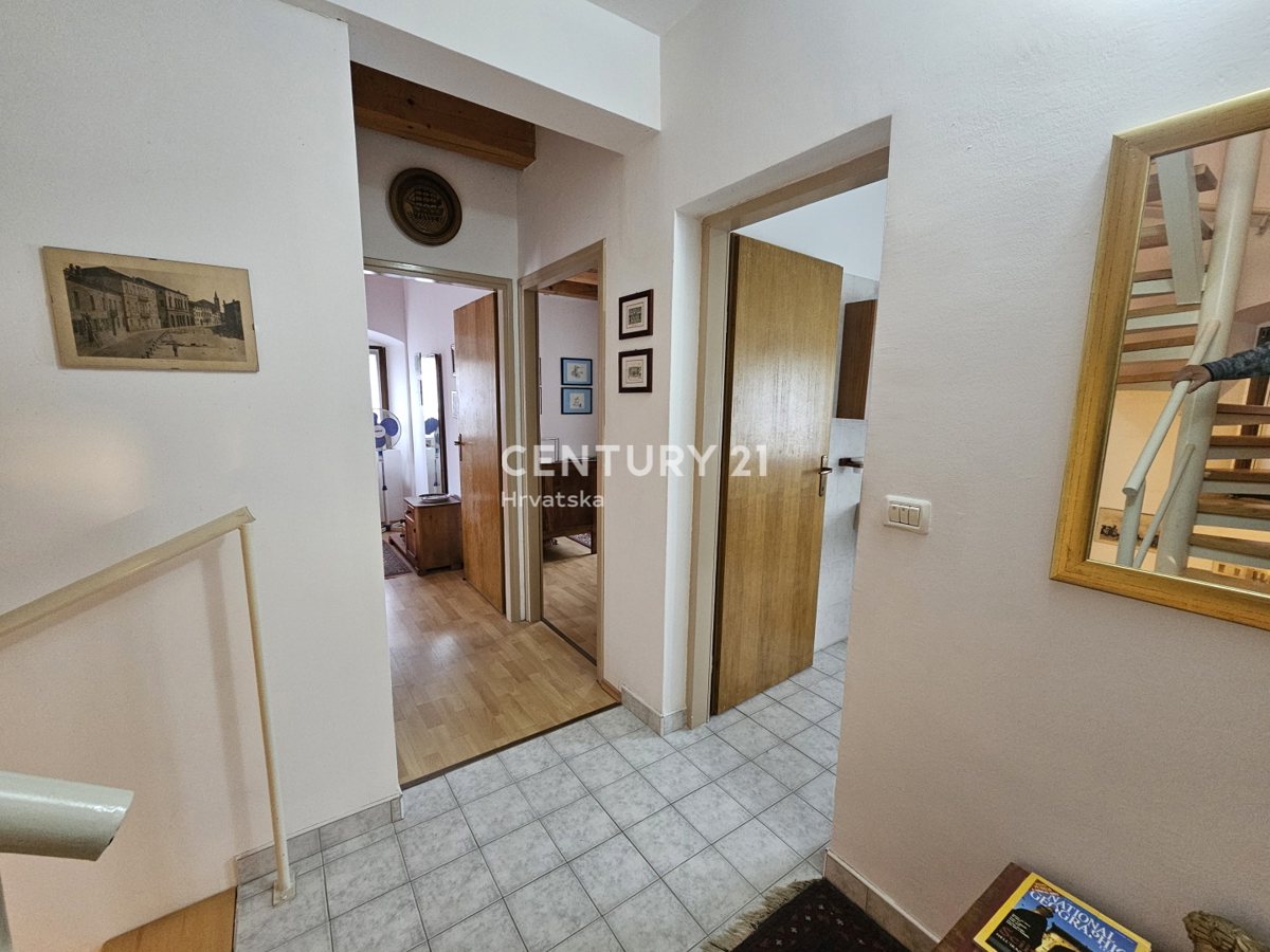 VABRIGA, PRODAJA KAMNITE HIŠE, PRVA V VRSTI