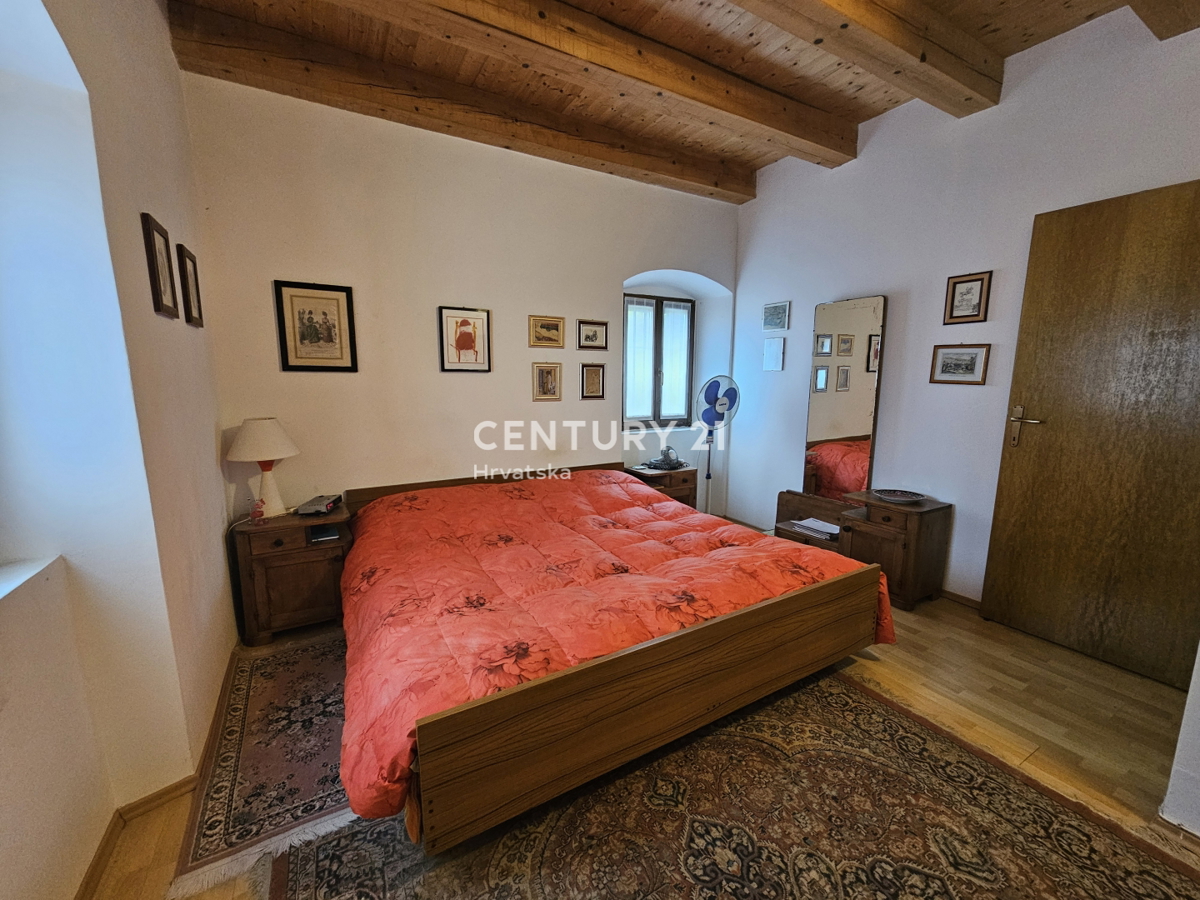 VABRIGA, PRODAJA KAMNITE HIŠE, PRVA V VRSTI