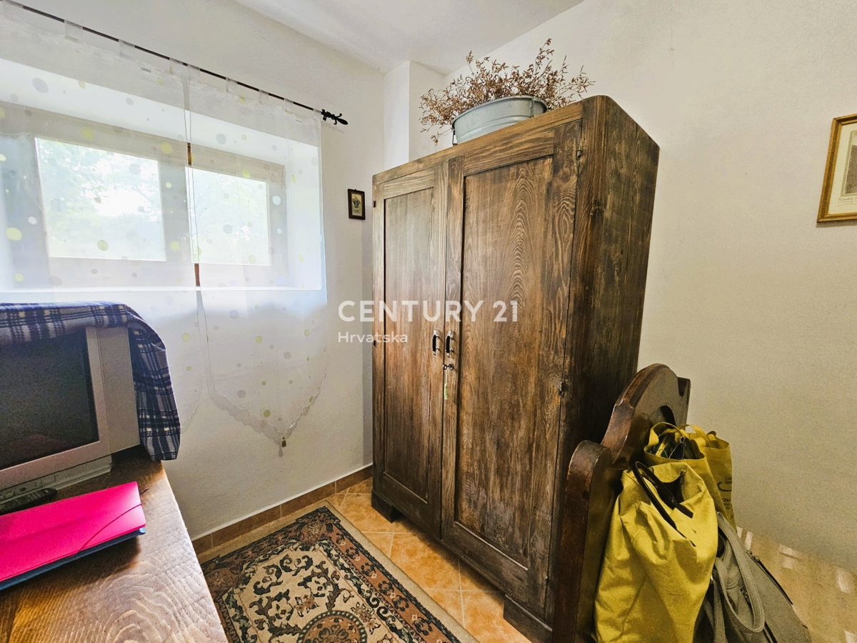 VABRIGA, PRODAJA KAMNITE HIŠE, PRVA V VRSTI