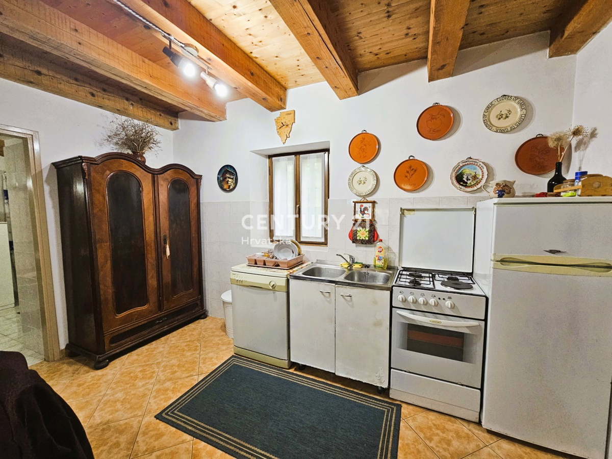 VABRIGA, PRODAJA KAMNITE HIŠE, PRVA V VRSTI