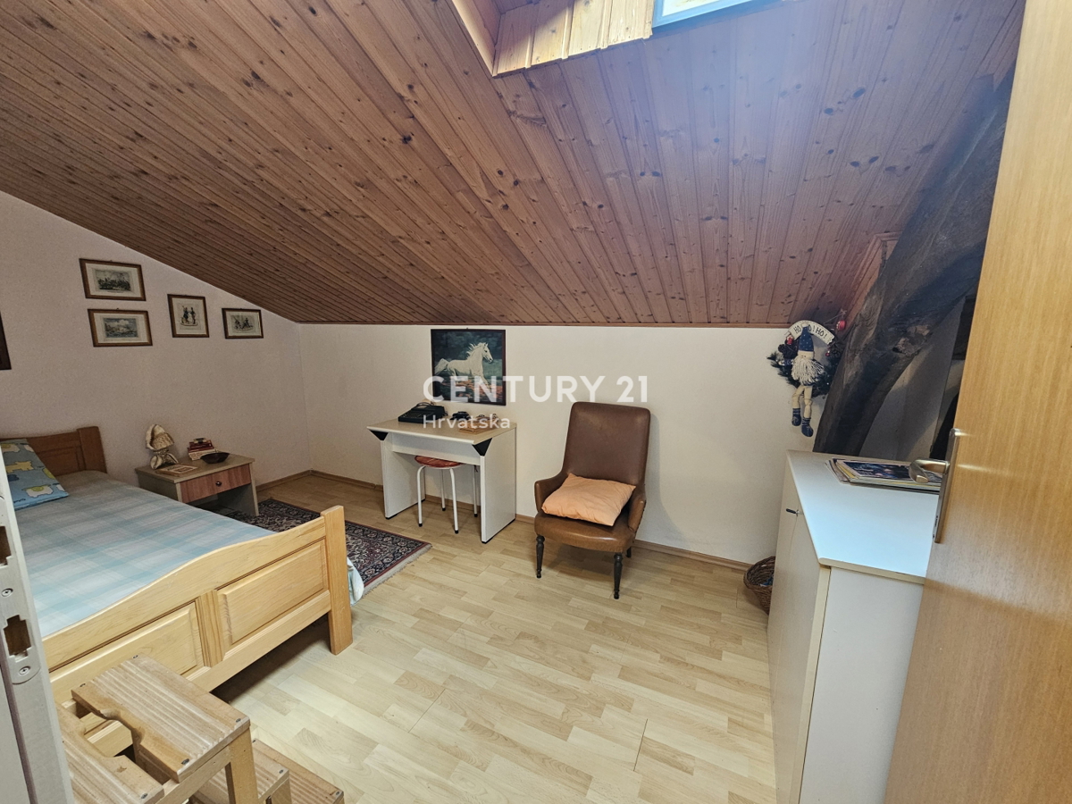 VABRIGA, PRODAJA KAMNITE HIŠE, PRVA V VRSTI