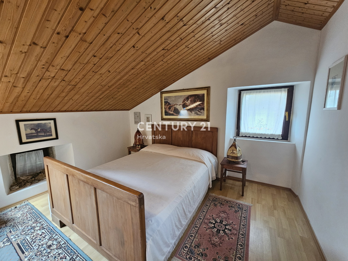 VABRIGA, PRODAJA KAMNITE HIŠE, PRVA V VRSTI