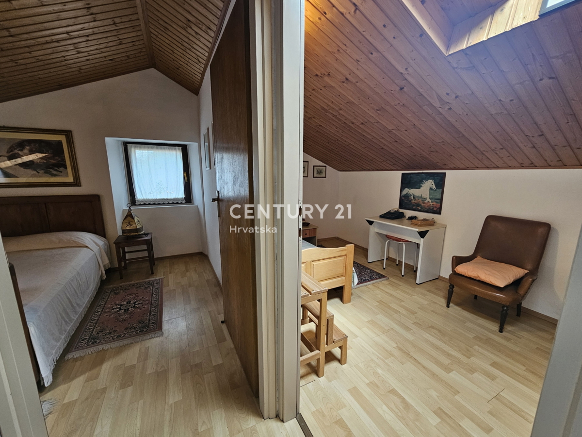 VABRIGA, PRODAJA KAMNITE HIŠE, PRVA V VRSTI