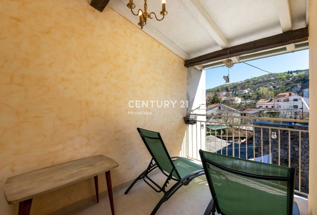 Pazin, prekrasna hiša s čudovitim vrtom v centru mesta