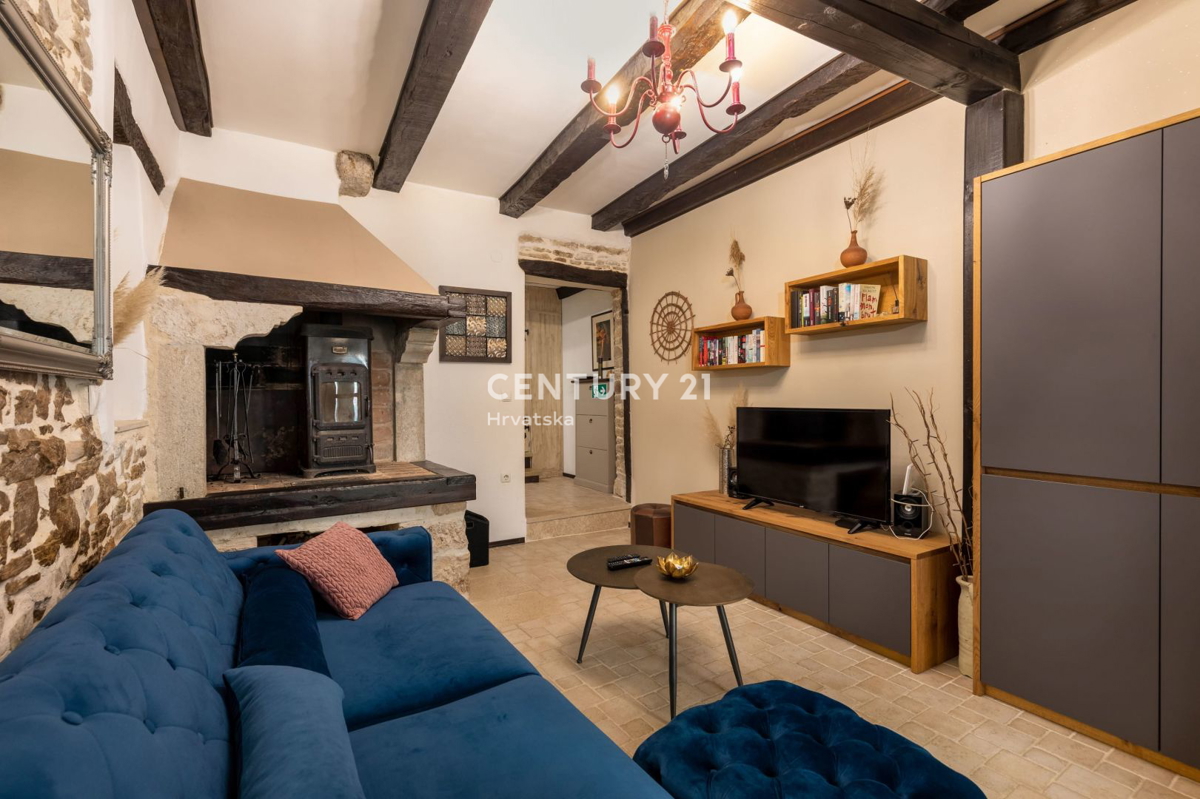 Pazin, prekrasna hiša s čudovitim vrtom v centru mesta