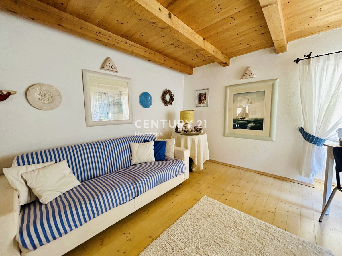 ROVINJ, CENTER, RENOVIRANO STANOVANJE NA VRHUNSKI LOKACIJI V SAMEM CENTRU ROVINJA