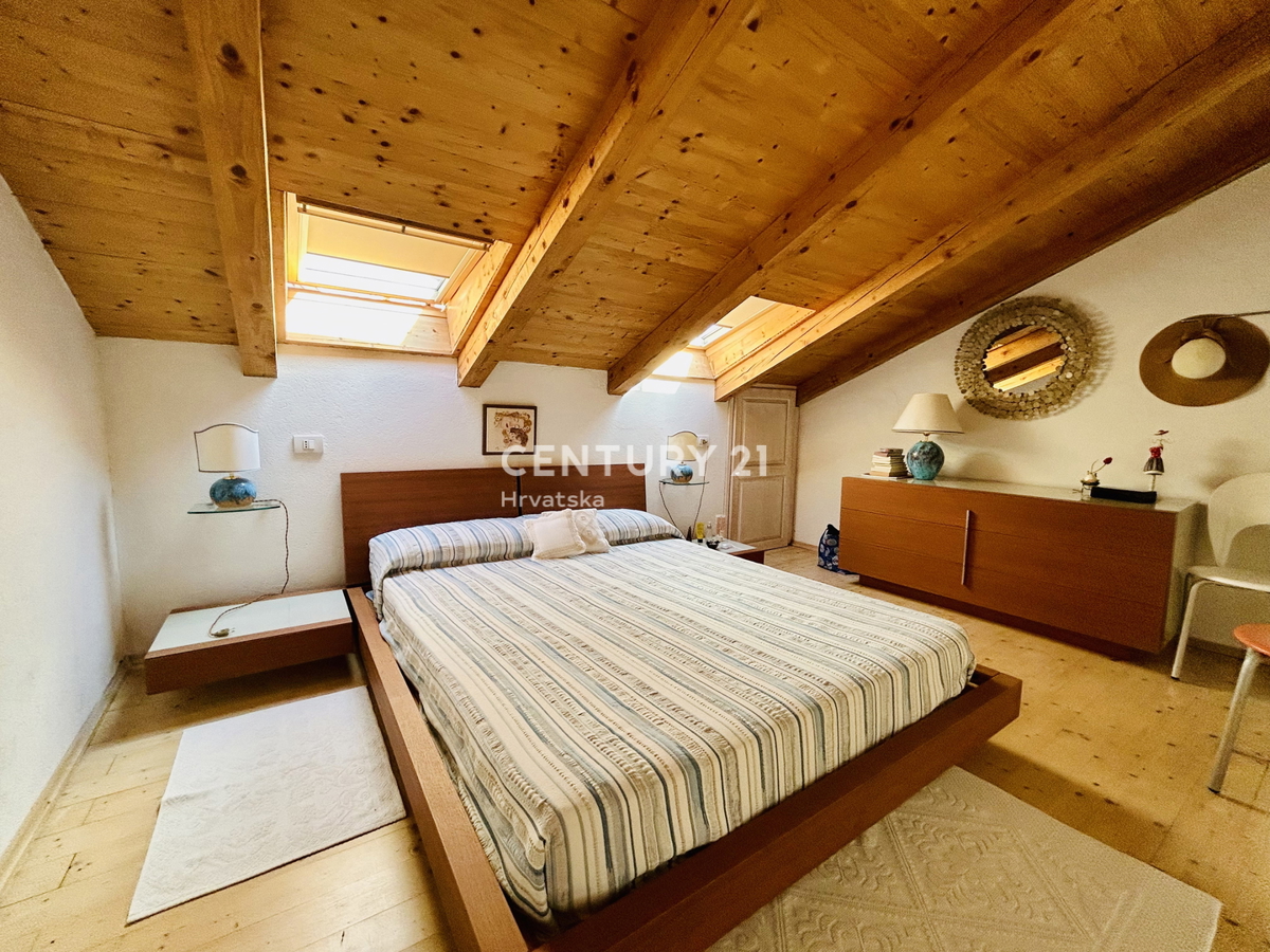 ROVINJ, CENTER, RENOVIRANO STANOVANJE NA VRHUNSKI LOKACIJI V SAMEM CENTRU ROVINJA