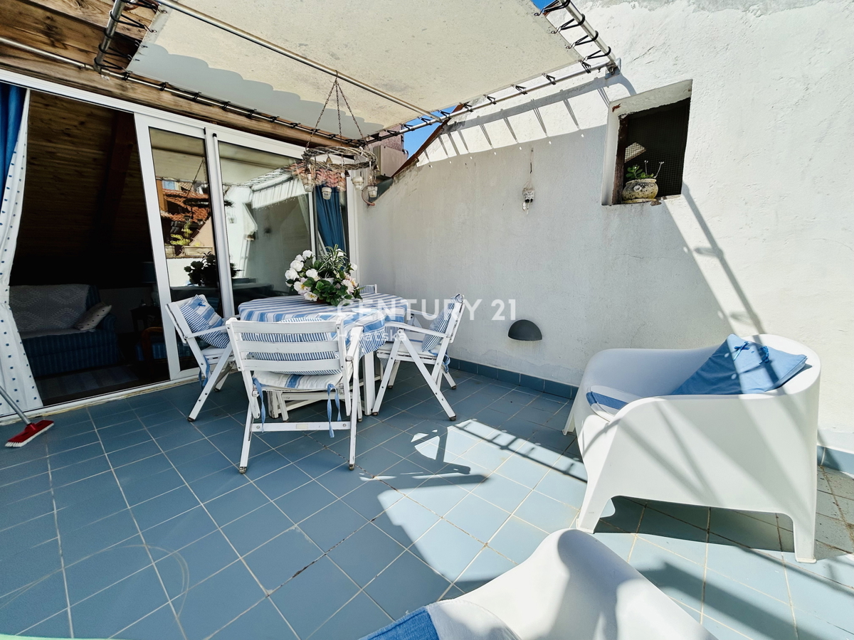 ROVINJ, CENTER, RENOVIRANO STANOVANJE NA VRHUNSKI LOKACIJI V SAMEM CENTRU ROVINJA