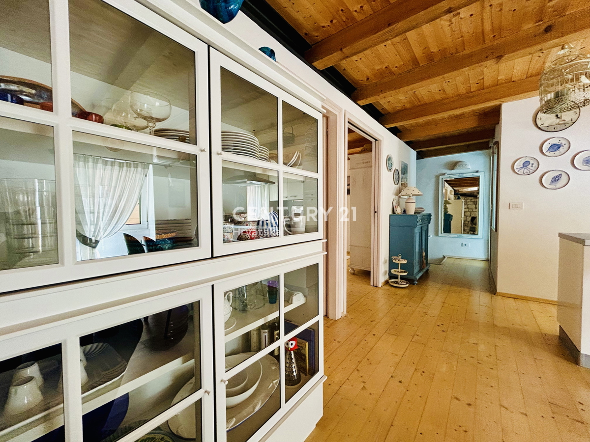 ROVINJ, CENTER, RENOVIRANO STANOVANJE NA VRHUNSKI LOKACIJI V SAMEM CENTRU ROVINJA