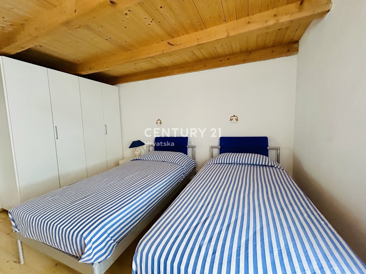 ROVINJ, CENTER, RENOVIRANO STANOVANJE NA VRHUNSKI LOKACIJI V SAMEM CENTRU ROVINJA