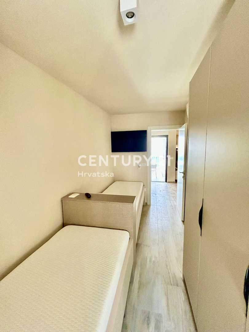 UMAG, OKOLICA, NOVO STANOVANJE SAMO 300 METROV OD PLAŽE IN MORJA