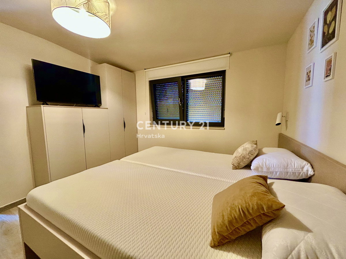 UMAG, OKOLICA, NOVO STANOVANJE SAMO 300 METROV OD PLAŽE IN MORJA