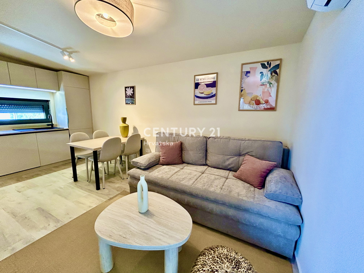 UMAG, OKOLICA, NOVO STANOVANJE SAMO 300 METROV OD PLAŽE IN MORJA