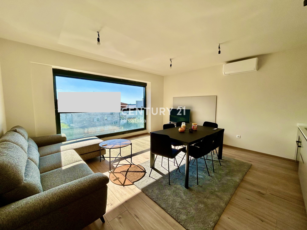 POREČ, STANOVANJE LE 600 METROV OD PLAŽE IN MORJA