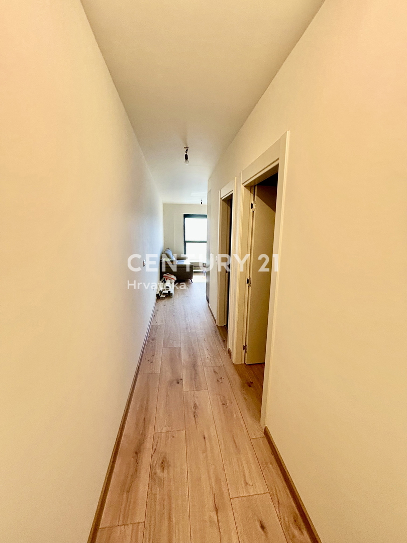 POREČ, STANOVANJE LE 600 METROV OD PLAŽE IN MORJA