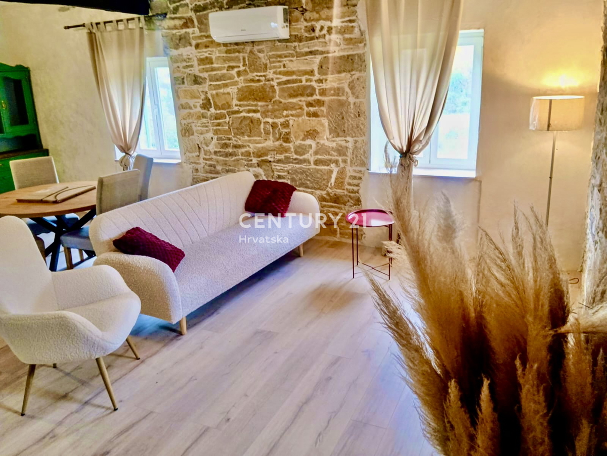 SOVINJAK, OKOLICA, POPOLNOMA PRENOVLJENA SAMOSTOJNA KAMNITA HIŠA, ZNIŽANA IN ODLIČNA INVESTICIJA