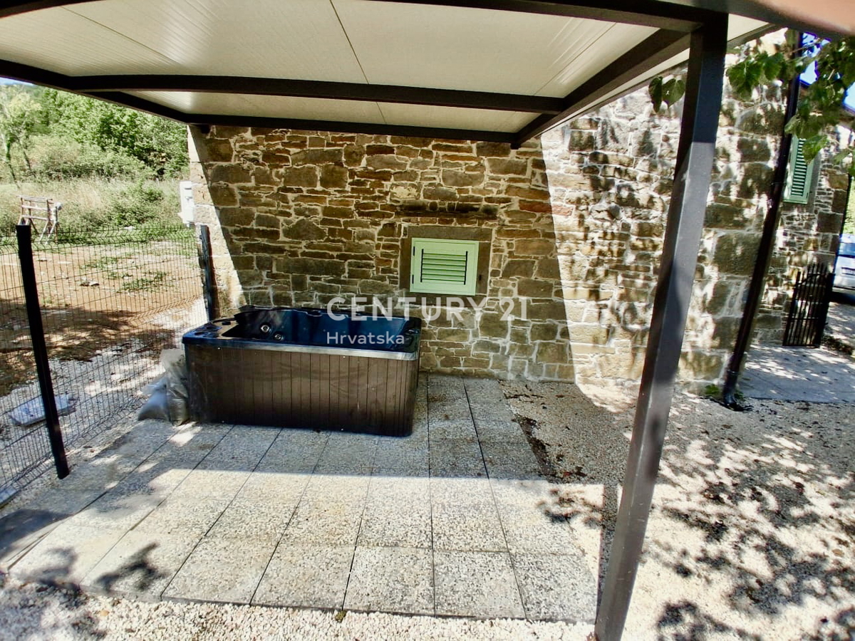 SOVINJAK, OKOLICA, POPOLNOMA PRENOVLJENA SAMOSTOJNA KAMNITA HIŠA, ZNIŽANA IN ODLIČNA INVESTICIJA