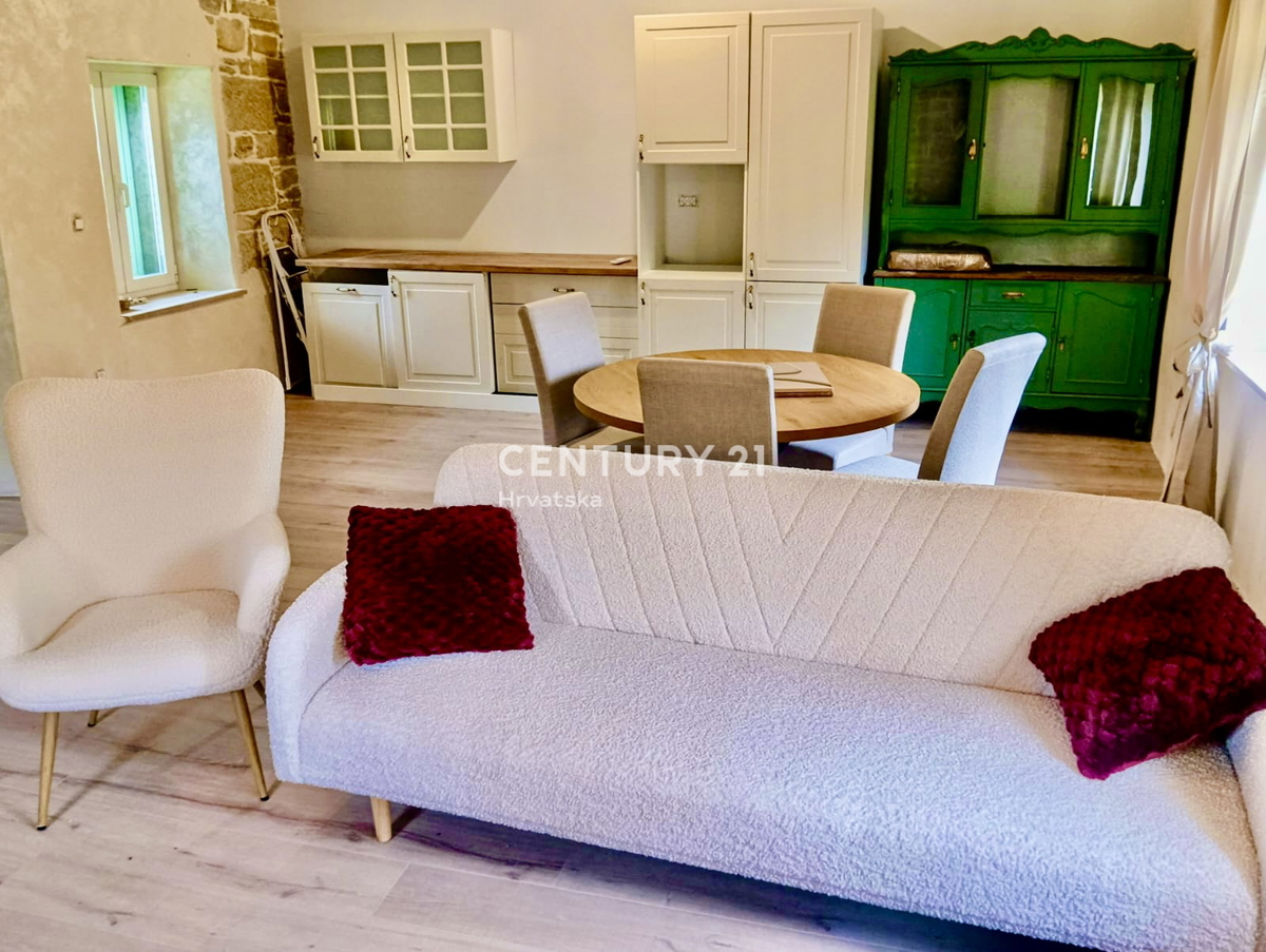 SOVINJAK, OKOLICA, POPOLNOMA PRENOVLJENA SAMOSTOJNA KAMNITA HIŠA, ZNIŽANA IN ODLIČNA INVESTICIJA