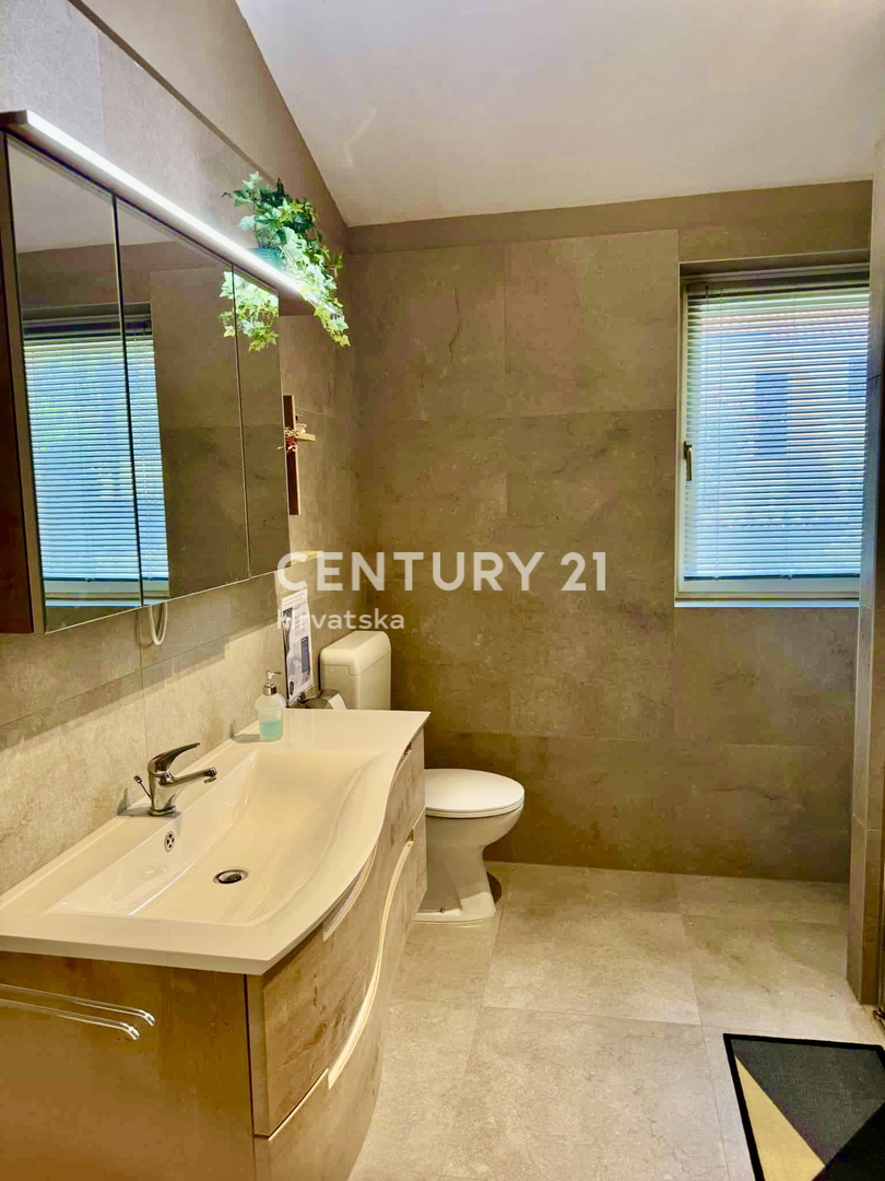 POREČ, OKOLICA, ODLIČNA HIŠA S POGLEDOM NA MORJE