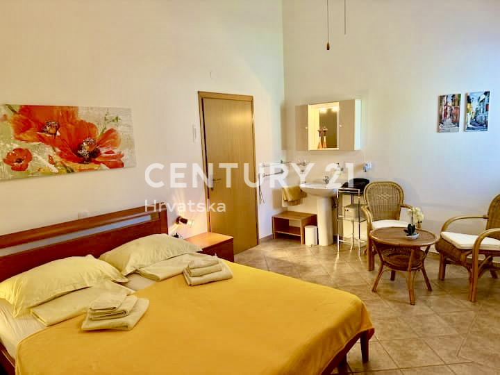 POREČ, OKOLICA, ODLIČNA HIŠA S POGLEDOM NA MORJE