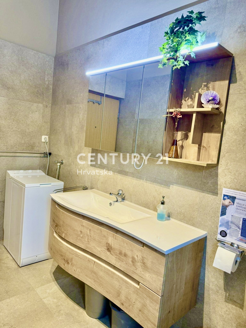 POREČ, OKOLICA, ODLIČNA HIŠA S POGLEDOM NA MORJE