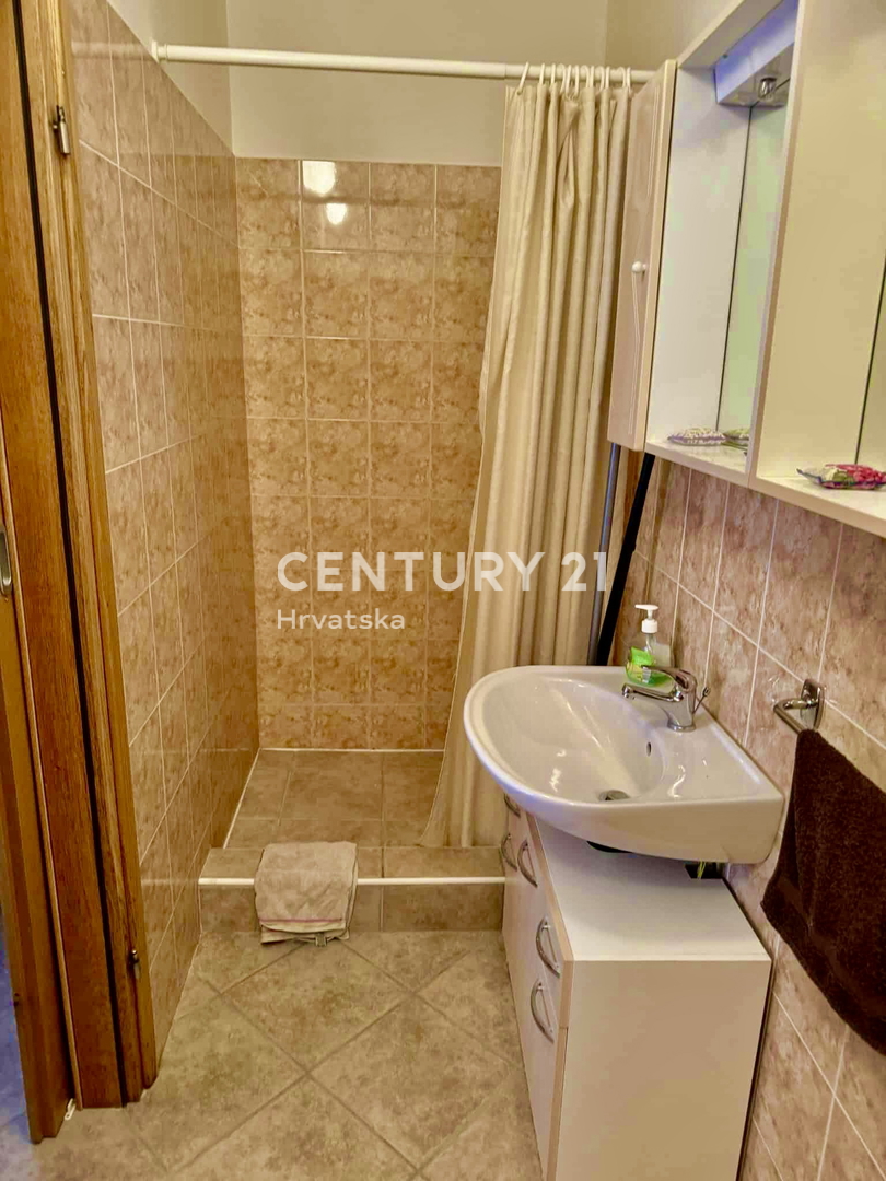 POREČ, OKOLICA, ODLIČNA HIŠA S POGLEDOM NA MORJE