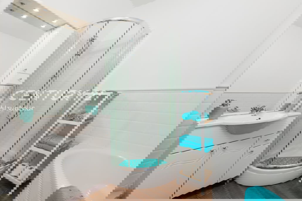 OPATIJA, LOVRAN, STAN V PRIZEMLJU Z ODPRTIM POGLEDOM NA MORJE