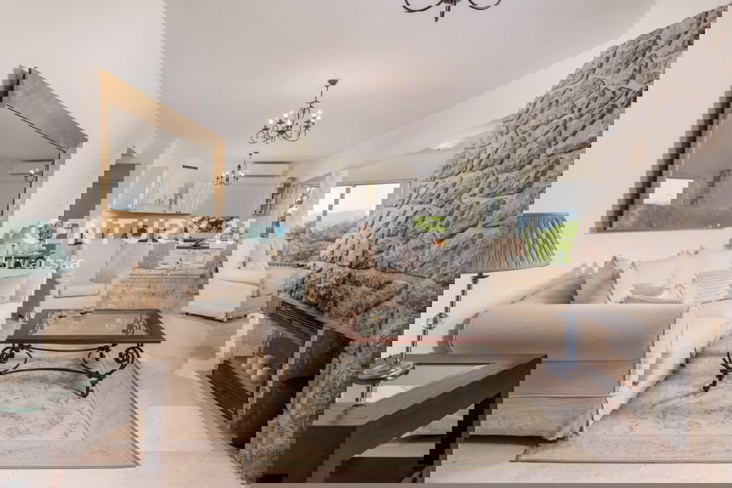 OPATIJA, LOVRAN, STAN V PRIZEMLJU Z ODPRTIM POGLEDOM NA MORJE