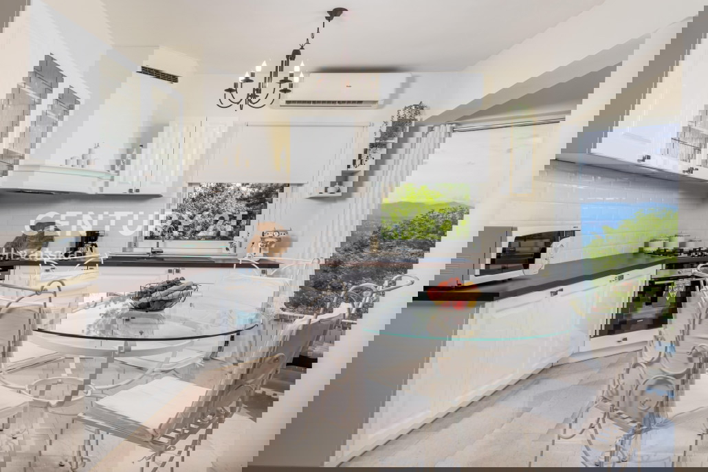 OPATIJA, LOVRAN, STAN V PRIZEMLJU Z ODPRTIM POGLEDOM NA MORJE