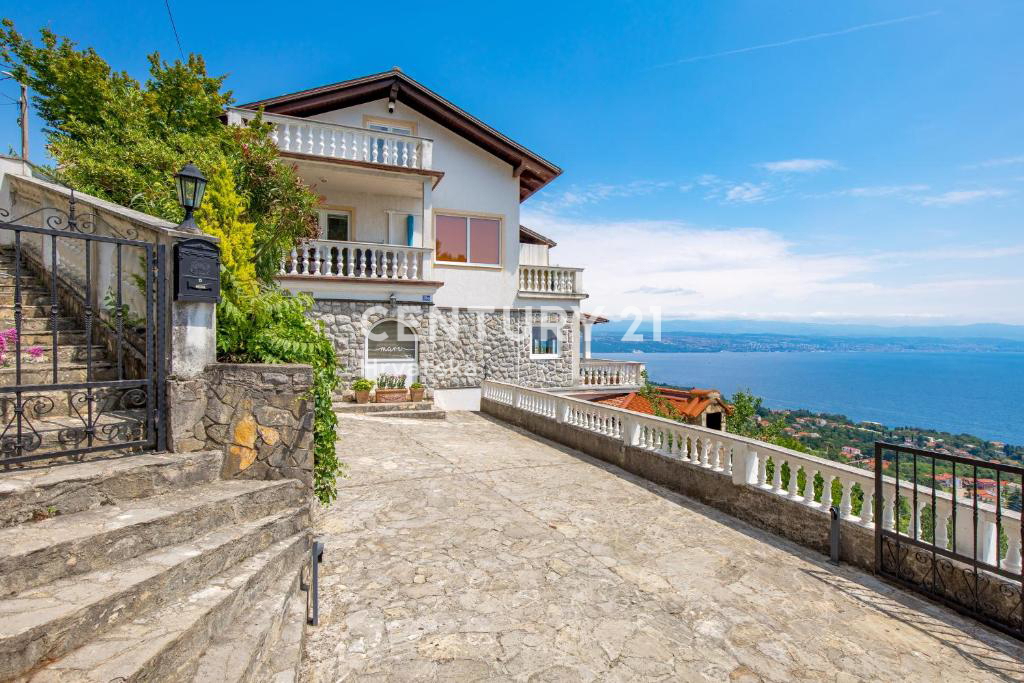 OPATIJA, LOVRAN, STAN V PRIZEMLJU Z ODPRTIM POGLEDOM NA MORJE