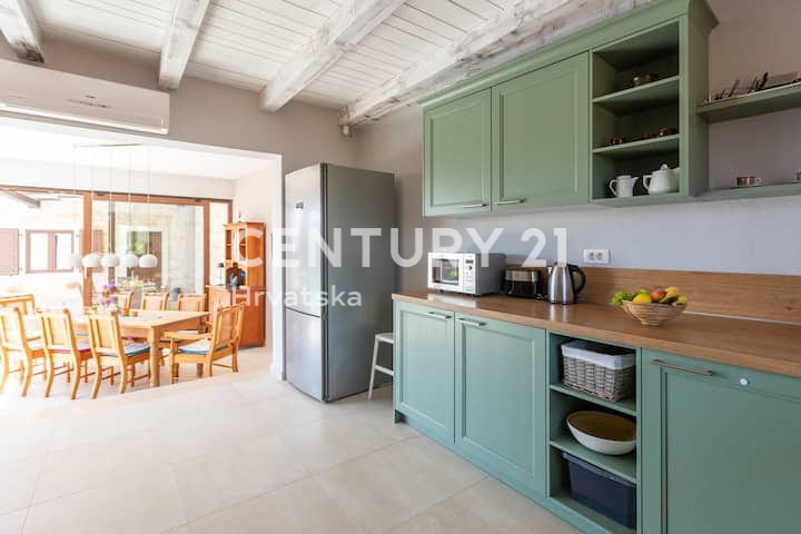 POREČ, VILA S BAZENOM