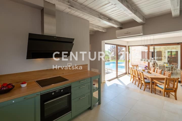 POREČ, VILA S BAZENOM