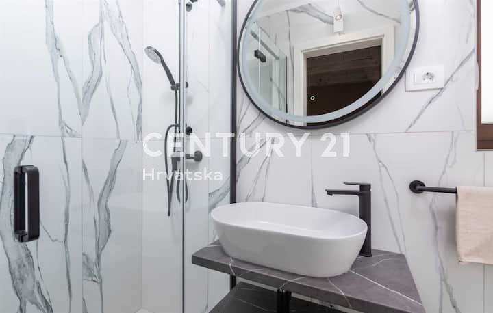 POREČ, VILA S BAZENOM