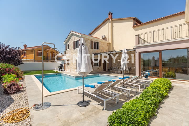 POREČ, VILA S BAZENOM