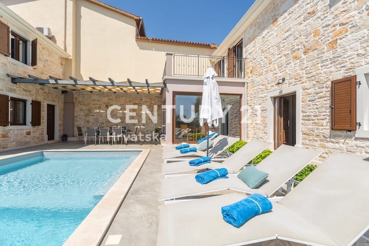 POREČ, VILA S BAZENOM