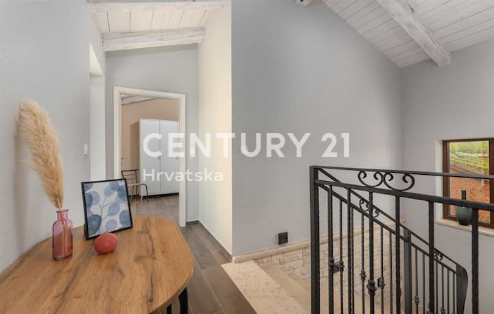 POREČ, VILA S BAZENOM