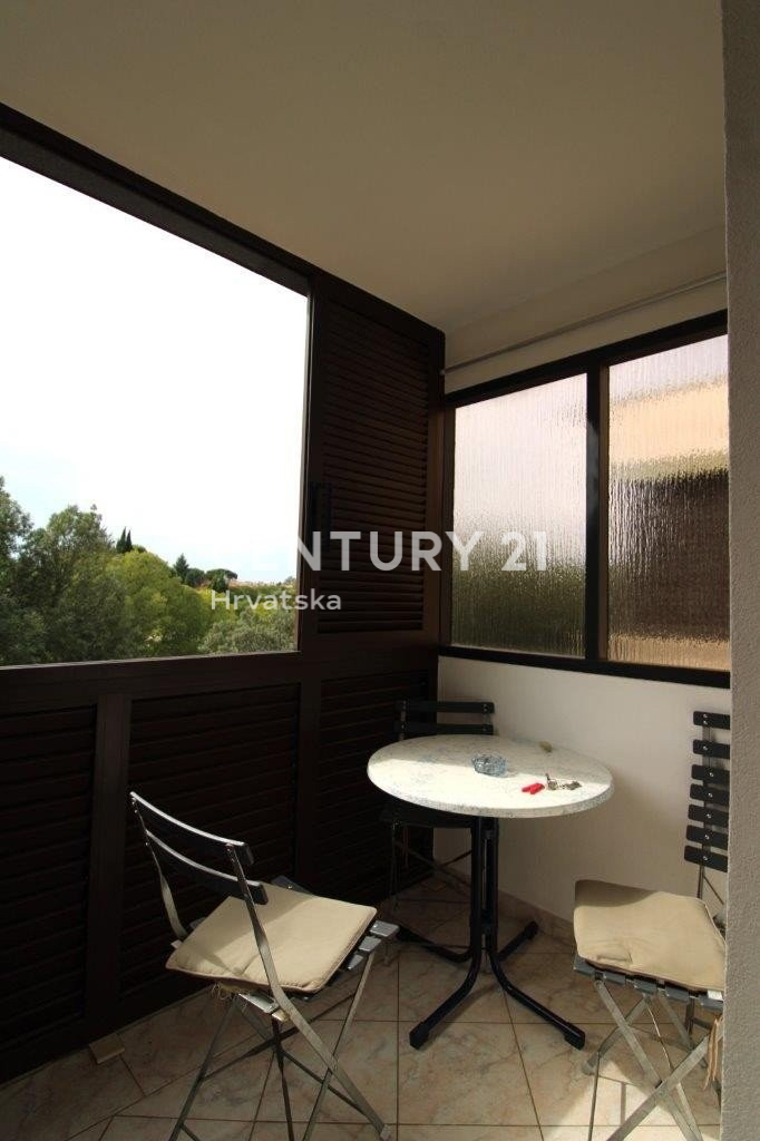 POREČ, STANOVANJE S TREMI SPALNICAMI SAMO 150 M OD MORJA