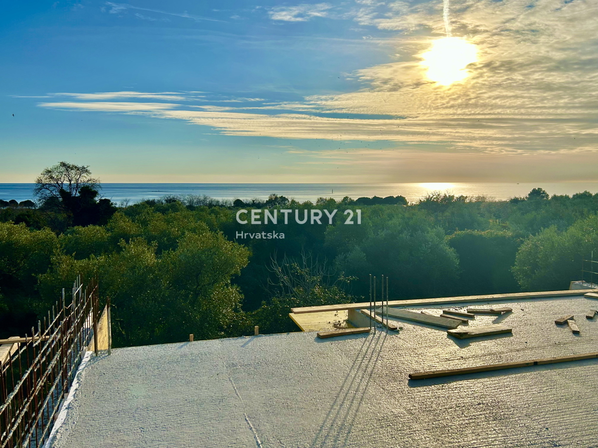 UMAG, VRHUNSKA LOKACIJA, DUPLEKS HIŠA S PANORAMSKIM RAZGLEDOM NA MORJE