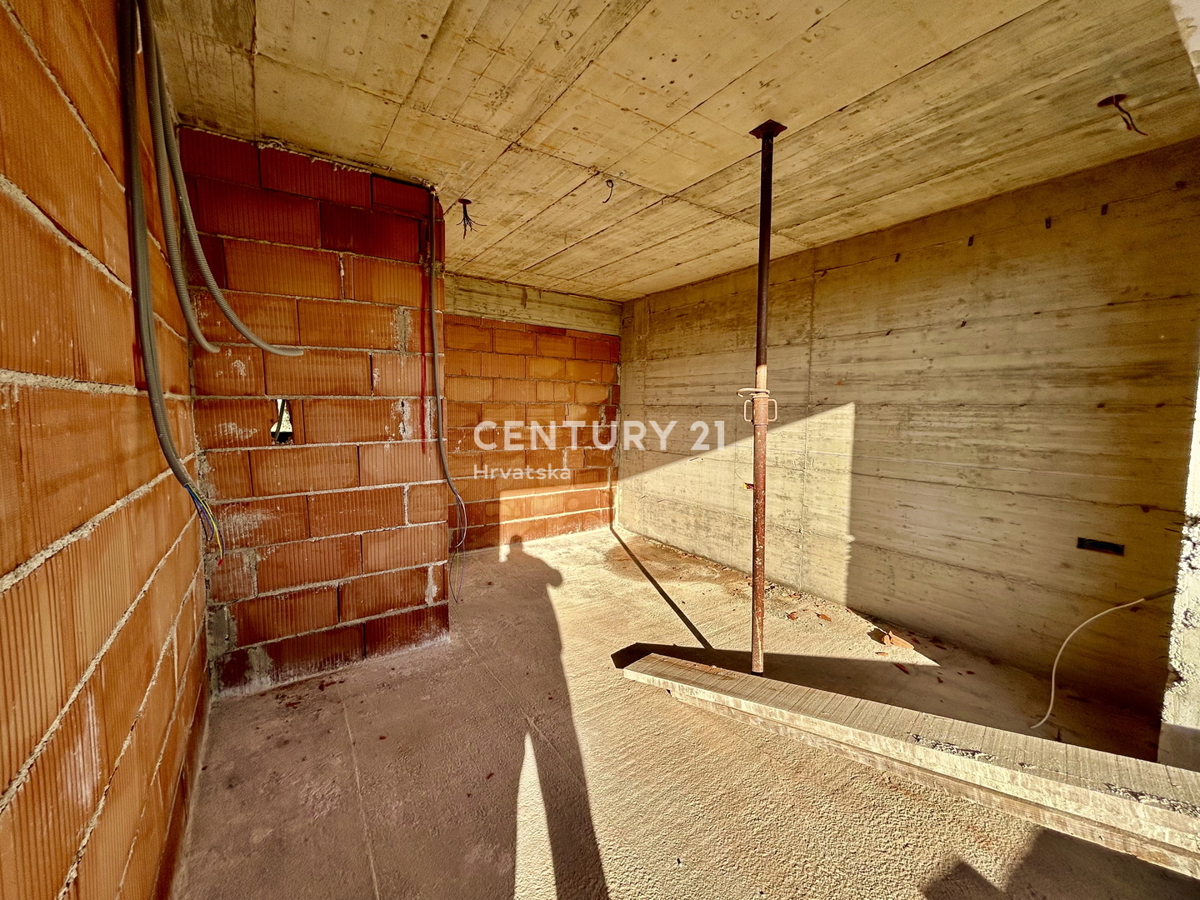 UMAG, stanovanje v novogradnji s panoramskim pogledom na morje in le 250 metrov od plaže