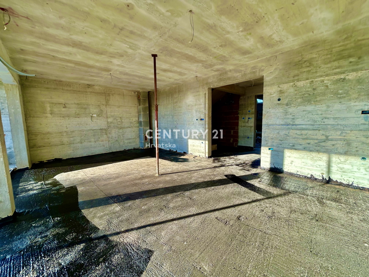 UMAG, stanovanje v novogradnji s panoramskim pogledom na morje in le 250 metrov od plaže